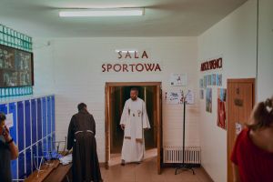 Ksidz przy sali sportowej
