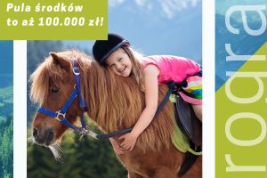 Dziewczynka na koniu, z boku napis Program wakacyjny