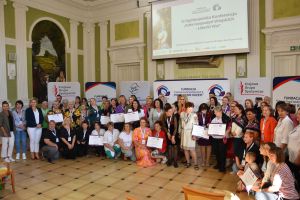 uczestnicy konferencji-min