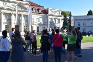 Zwiedzanie z przewodnikiem-min