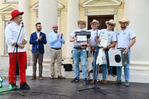 Koło Gospodarzy Wiejskich w Rozgartach odbiera nagrody